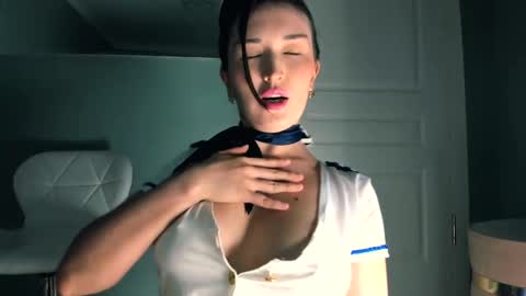 Kiki  online show from April 17, 2026, 9:34 am