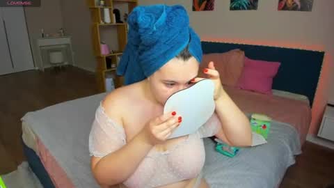kimkittyns online show from June 25, 2026, 7:02 am