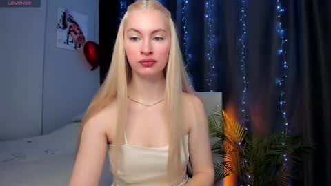 kimmy1_powell online show from November 5, 2025, 3:28 am