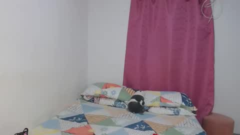 kimmy94192 online show from January 11, 2025, 11:45 am