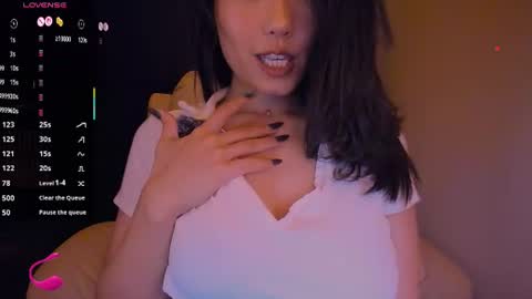 Snapshot of kimmy_chi chatting on June 23, 2026, 5:22 pm Lo online show from June 23, 2026, 5:22 pm