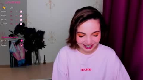 Hazel online show from October 5, 2025, 8:12 am