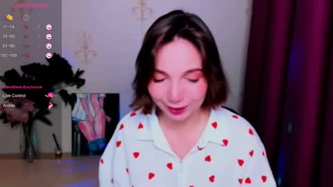 Hazel online show from October 10, 2025, 8:35 am