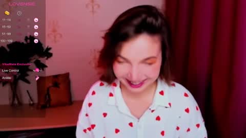 Hazel online show from October 26, 2025, 8:20 am