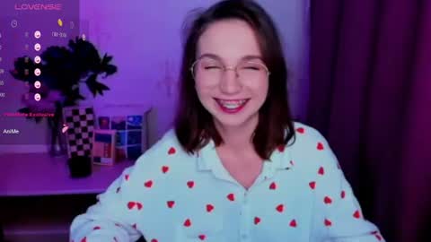 Snapshot of kindhazelhere_ chatting on June 30, 2026, 3:51 am Hazel online show from June 30, 2026, 3:51 am