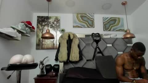 HOT MEN BLACK online show from January 27, 2025, 5:04 pm