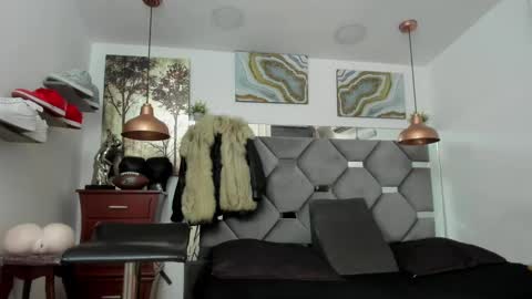 HOT MEN BLACK online show from February 3, 2025, 12:57 pm