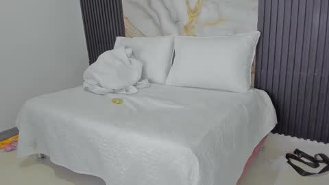 Snapshot of king_lovely_horny chatting on October 8, 2025, 10:35 am KING online show from October 8, 2025, 10:35 am