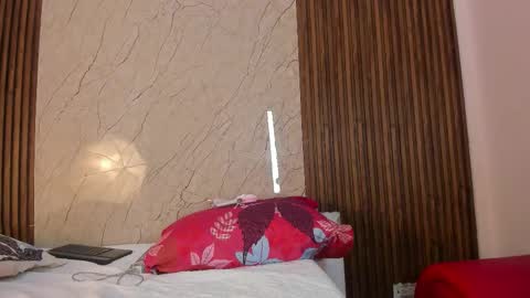 Snapshot of king_lovely_horny chatting on November 7, 2025, 10:37 am KING online show from November 7, 2025, 10:37 am