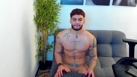Snapshot of king_of_kings__ chatting on January 11, 2025, 12:12 am king_of_kings__ online show from January 11, 2025, 12:12 am