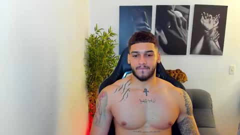 Snapshot of king_of_kings__ chatting on February 23, 2025, 1:35 am king_of_kings__ online show from February 23, 2025, 1:35 am