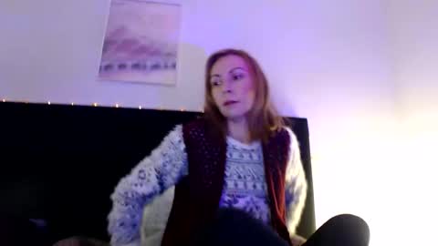 Snapshot of kingandprincess chatting on February 2, 2025, 4:43 pm sexysexyhotwetpinkredpussy online show from February 2, 2025, 4:43 pm