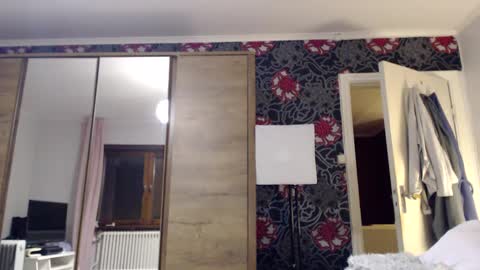 Snapshot of kingandprincess chatting on February 16, 2025, 5:26 pm sexysexyhotwetpinkredpussy online show from February 16, 2025, 5:26 pm