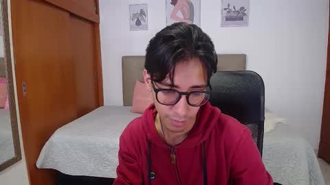 kingdanny_8 online show from November 30, 2025, 5:00 am