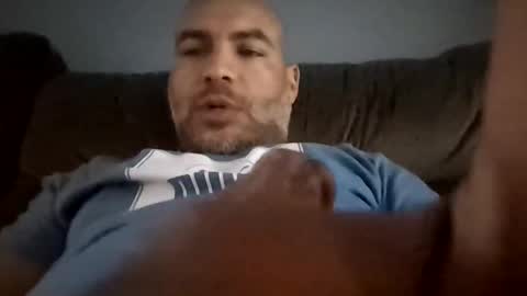 Snapshot of kingelizar12 chatting on October 21, 2025, 5:46 pm kingelizar12 online show from October 21, 2025, 5:46 pm