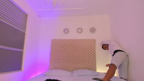 sebastian online show from October 31, 2025, 11:22 am