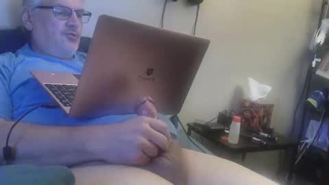 kingtongue10 online show from March 10, 2026, 11:10 pm