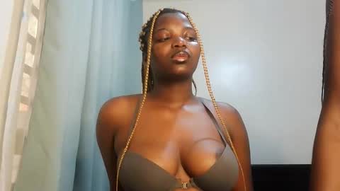 Lola online show from October 23, 2025, 12:59 pm