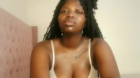 Lola online show from February 8, 2026, 9:13 am