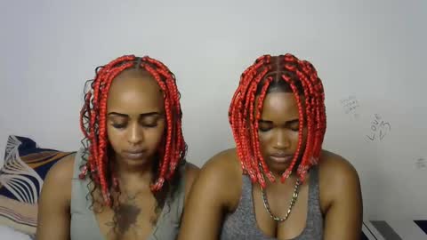 Snapshot of kinky_secrett chatting on September 11, 2025, 10:32 pm Cupshee and cushey online show from September 11, 2025, 10:32 pm