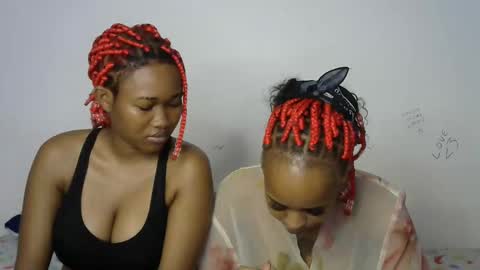 Snapshot of kinky_secrett chatting on September 16, 2025, 7:20 am Cupshee and cushey online show from September 16, 2025, 7:20 am
