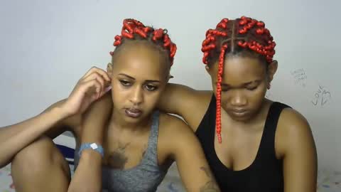 Snapshot of kinky_secrett chatting on September 17, 2025, 1:07 am Cupshee and cushey online show from September 17, 2025, 1:07 am