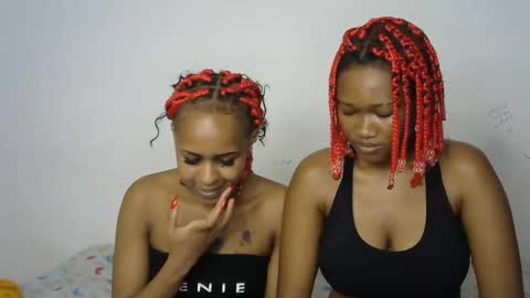 Snapshot of kinky_secrett chatting on September 20, 2025, 8:37 am Cupshee and cushey online show from September 20, 2025, 8:37 am