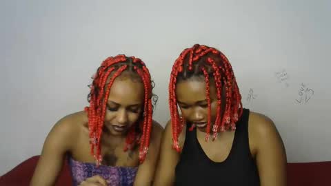 Snapshot of kinky_secrett chatting on September 21, 2025, 7:43 am Cupshee and cushey online show from September 21, 2025, 7:43 am