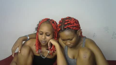 Snapshot of kinky_secrett chatting on September 24, 2025, 2:04 am Cupshee and cushey online show from September 24, 2025, 2:04 am