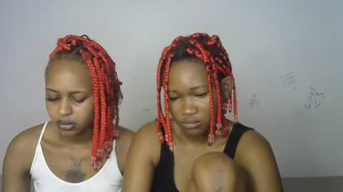 Snapshot of kinky_secrett chatting on September 26, 2025, 2:43 pm Cupshee and cushey online show from September 26, 2025, 2:43 pm