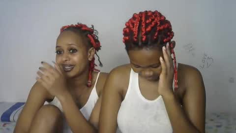 Snapshot of kinky_secrett chatting on September 27, 2025, 7:46 am Cupshee and cushey online show from September 27, 2025, 7:46 am