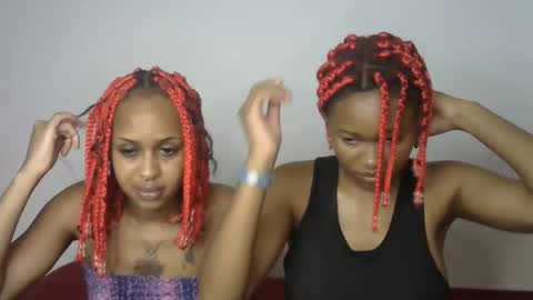 Snapshot of kinky_secrett chatting on October 1, 2025, 7:36 am Cupshee and cushey online show from October 1, 2025, 7:36 am