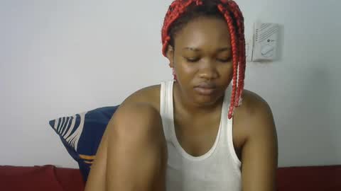 Snapshot of kinky_secrett chatting on October 2, 2025, 9:55 pm Cupshee and cushey online show from October 2, 2025, 9:55 pm