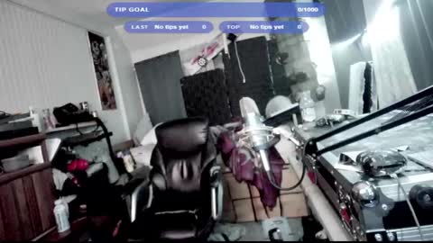 Snapshot of kinkybiguy14 chatting on October 9, 2025, 1:03 am Kinky Cassie online show from October 9, 2025, 1:03 am