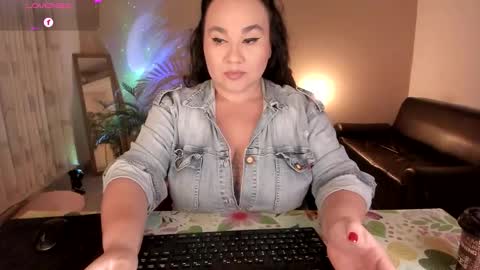 Jenny online show from October 19, 2025, 6:03 am