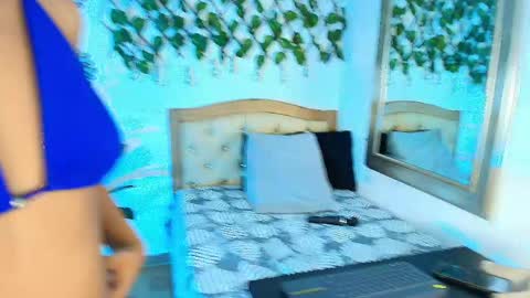 Snapshot of kinkysweet__ chatting on June 4, 2026, 11:22 pm Isabella online show from June 4, 2026, 11:22 pm