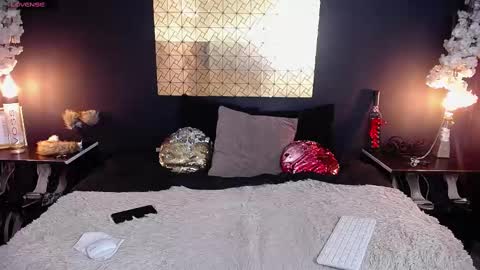 Snapshot of kinkyy_mom chatting on October 1, 2025, 1:17 pm kinkyy_mom online show from October 1, 2025, 1:17 pm