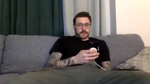 kinnkybwc online show from April 4, 2026, 2:32 am