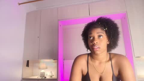 Snapshot of kiomarabaker chatting on November 6, 2025, 11:44 am M A R A online show from November 6, 2025, 11:44 am