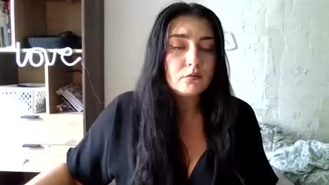 KiraNight online show from June 26, 2026, 10:19 am