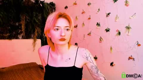 Snapshot of kira__cutie chatting on May 15, 2026, 11:56 pm Kira online show from May 15, 2026, 11:56 pm