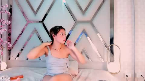 Snapshot of kira_bloom2 chatting on May 8, 2026, 4:56 pm online show from May 8, 2026, 4:56 pm