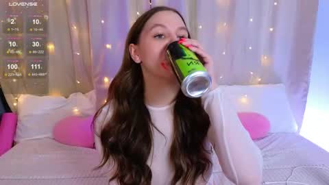 Kira Briis online show from April 27, 2026, 6:17 pm