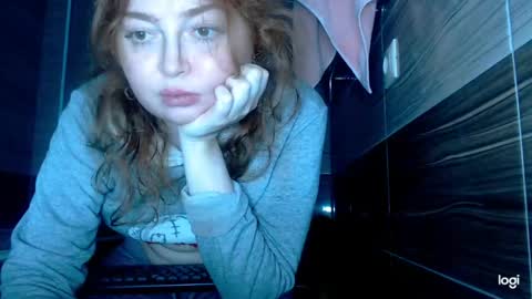 Snapshot of kira_foxy_ chatting on April 22, 2026, 9:33 am Kira online show from April 22, 2026, 9:33 am