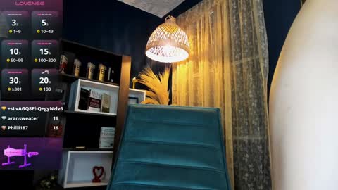 Snapshot of kira_rizzoo chatting on December 17, 2024, 5:36 pm KIRA online show from December 17, 2024, 5:36 pm