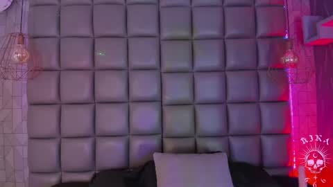 Snapshot of kira_vance chatting on August 5, 2026, 4:59 am Kira online show from August 5, 2026, 4:59 am