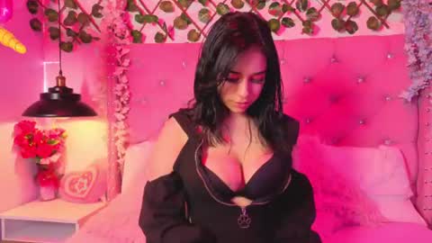 Kira online show from June 12, 2026, 7:46 pm