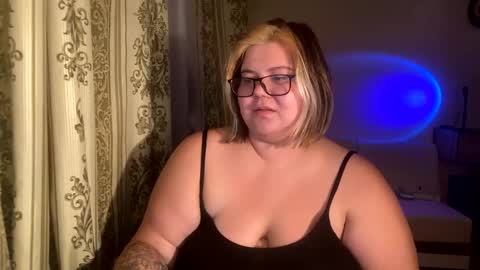 Snapshot of kiracobb chatting on December 7, 2024, 1:18 pm Just Kira online show from December 7, 2024, 1:18 pm