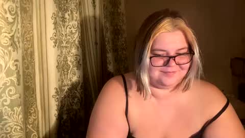 Snapshot of kiracobb chatting on December 9, 2024, 6:14 pm Just Kira online show from December 9, 2024, 6:14 pm