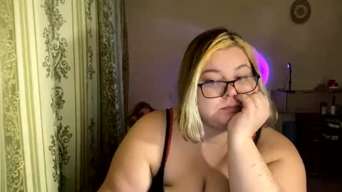 Snapshot of kiracobb chatting on December 23, 2024, 12:19 pm Just Kira online show from December 23, 2024, 12:19 pm